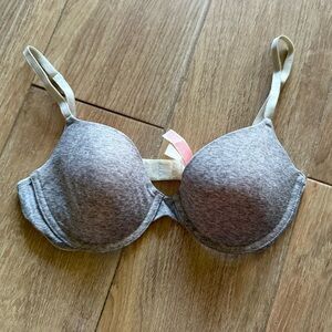 🩷 10 FOR $15 SALE 🩷 Victoria’s Secret PINK grey Demi bra wear everywhere hot pin